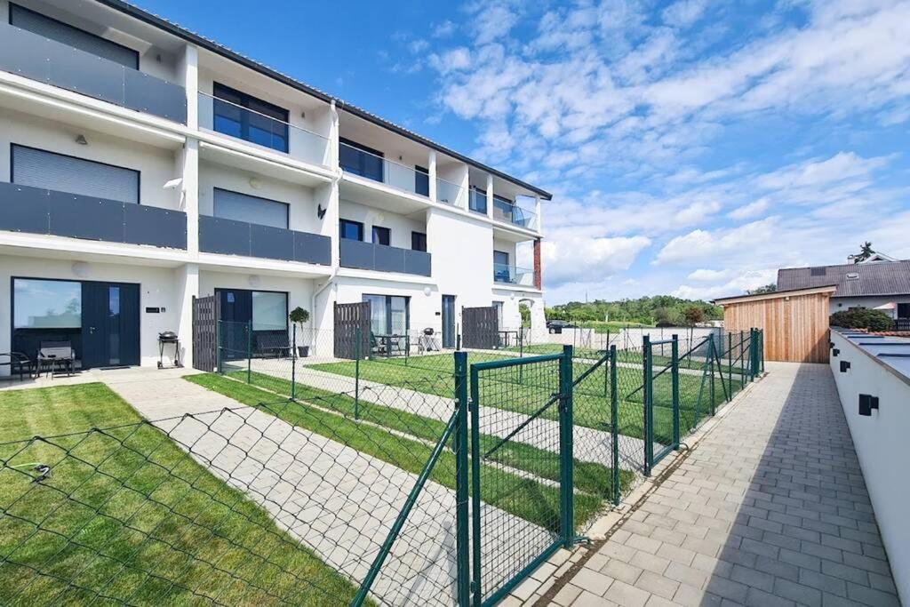 Family Suite Fertőmeggyes Kültér fotó